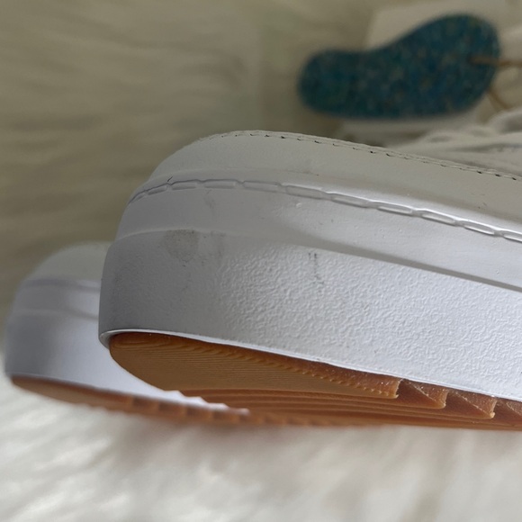 NWT Reebok Classic White Athletic Leather Sneakers - Picture 7 of 12